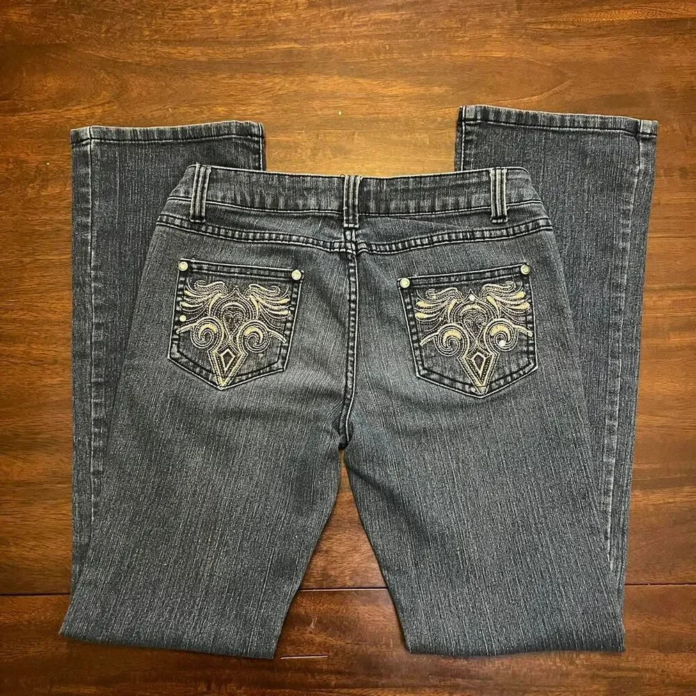Bongo Women's Embellished Dark Wash Blue Jeans No size tag (Measures: 28x30) - Picture 4 of 7